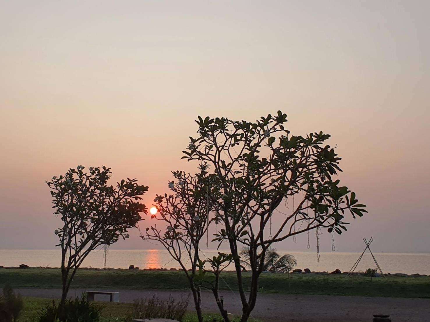 The Beach Resort & Residence - Sha Plus Pathiu Экстерьер фото