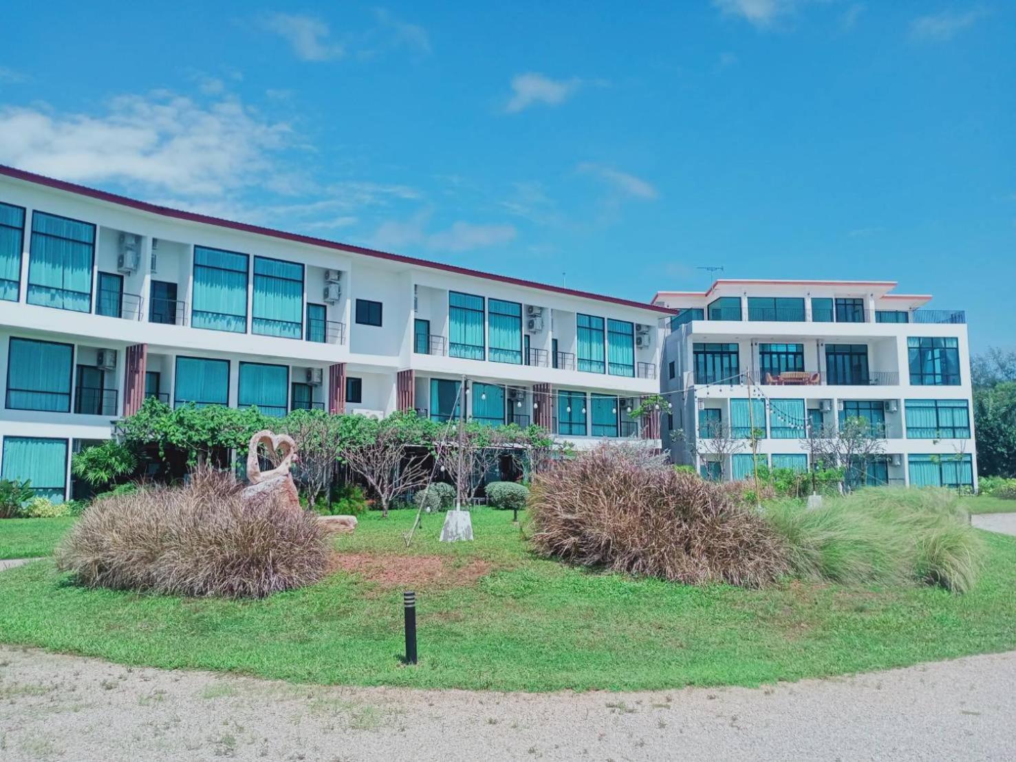 The Beach Resort & Residence - Sha Plus Pathiu Экстерьер фото